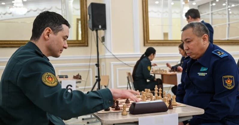 Астанада әскери қызметшілер шахмат пен тоғызқұмалақтан бәсекеге түсті