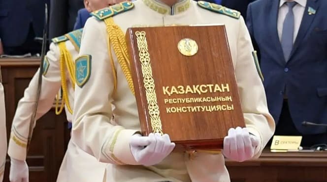 “2029 жылы үшінші Президент болады“: депутаттар Мемлекет басшысының өкілет мерзіміне қатысты пікір білдірді